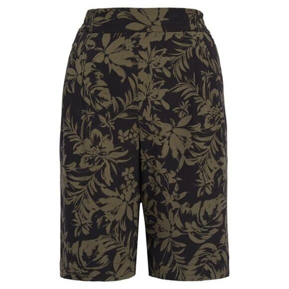 NWT Chelsea28 Pleated Jungle Leaf Long Shorts - Picture 9 of 9